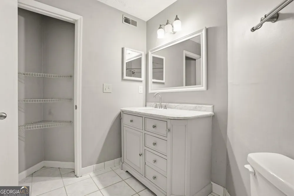 704 Glenleaf DR Peachtree Corners, GA 30092
