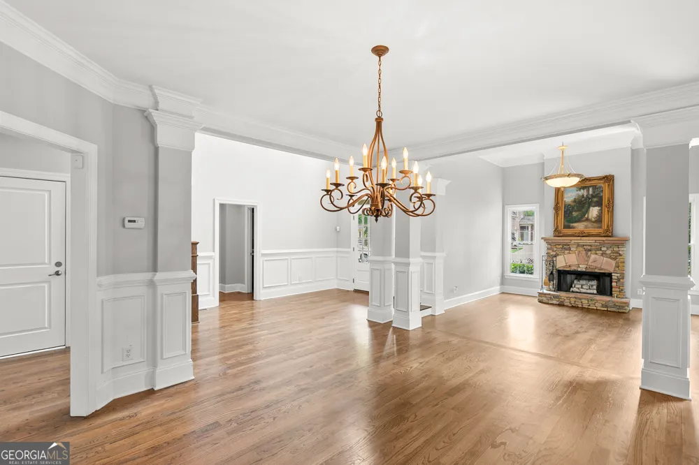 302 Beech Tree HOLW Sugar Hill, GA 30518
