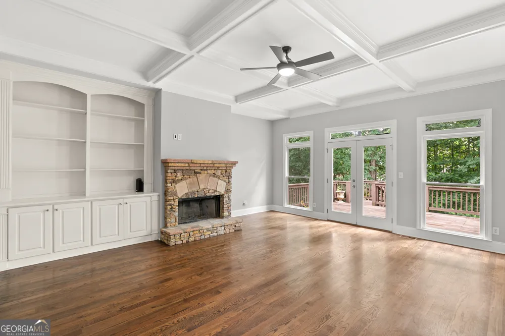 302 Beech Tree HOLW Sugar Hill, GA 30518
