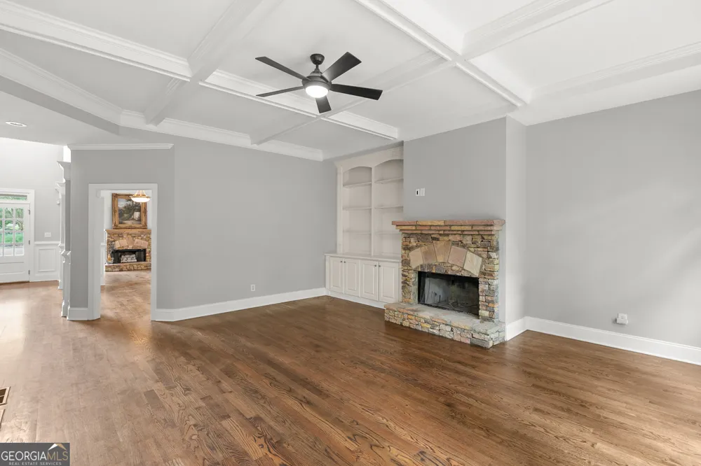 302 Beech Tree HOLW Sugar Hill, GA 30518
