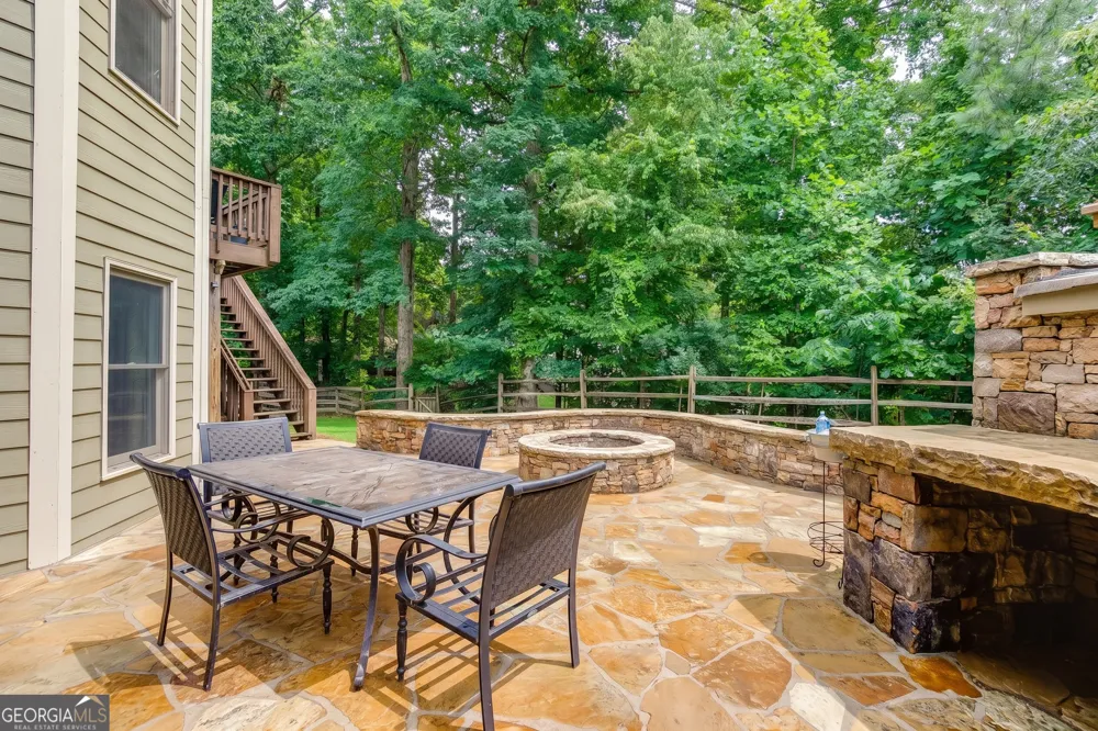 302 Beech Tree HOLW Sugar Hill, GA 30518