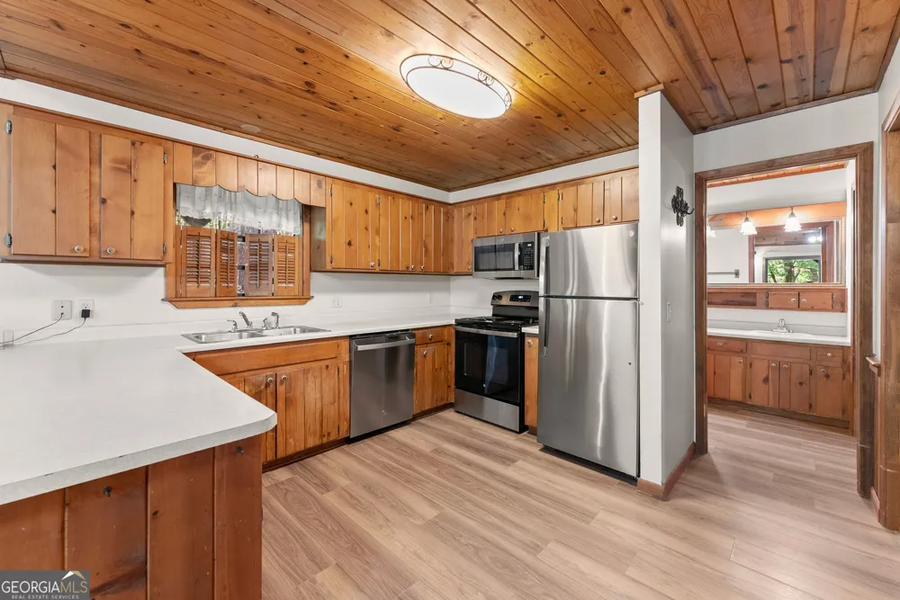 218 Hester Gap RD Cleveland, GA 30528