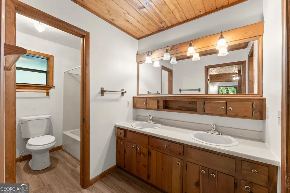 218 Hester Gap RD Cleveland, GA 30528