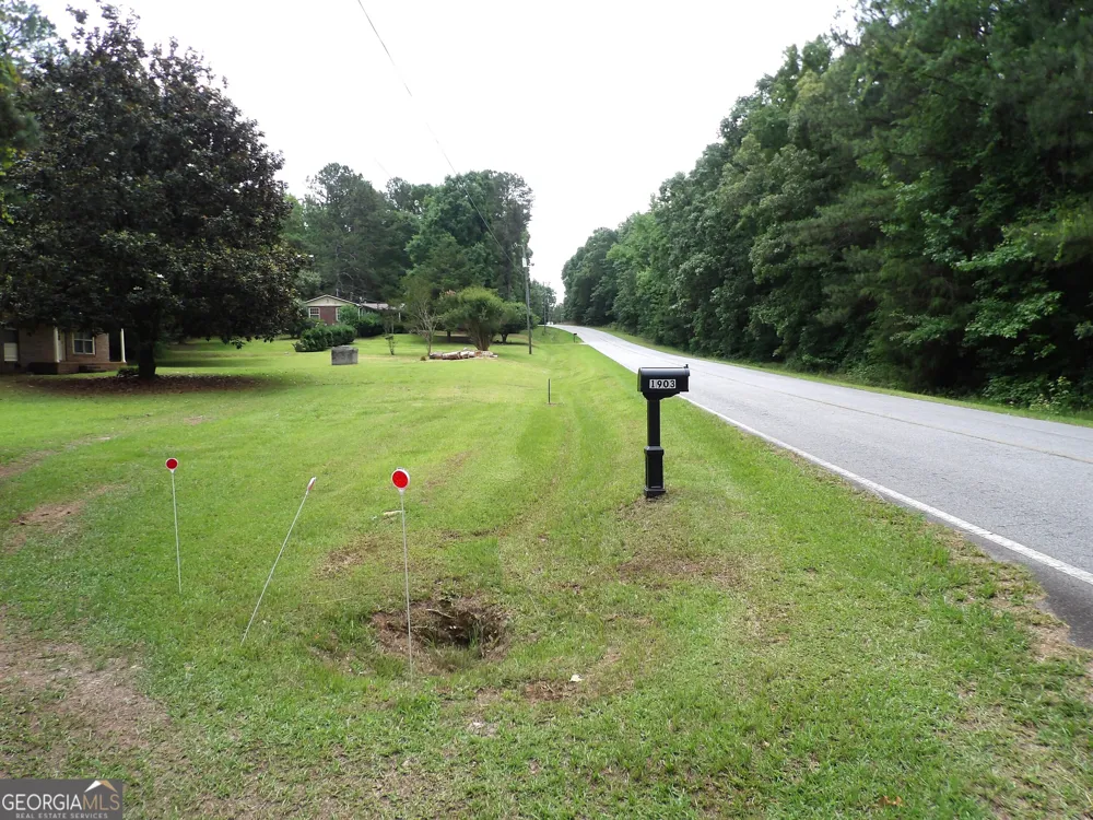 1903 Futral RD Griffin, GA 30224