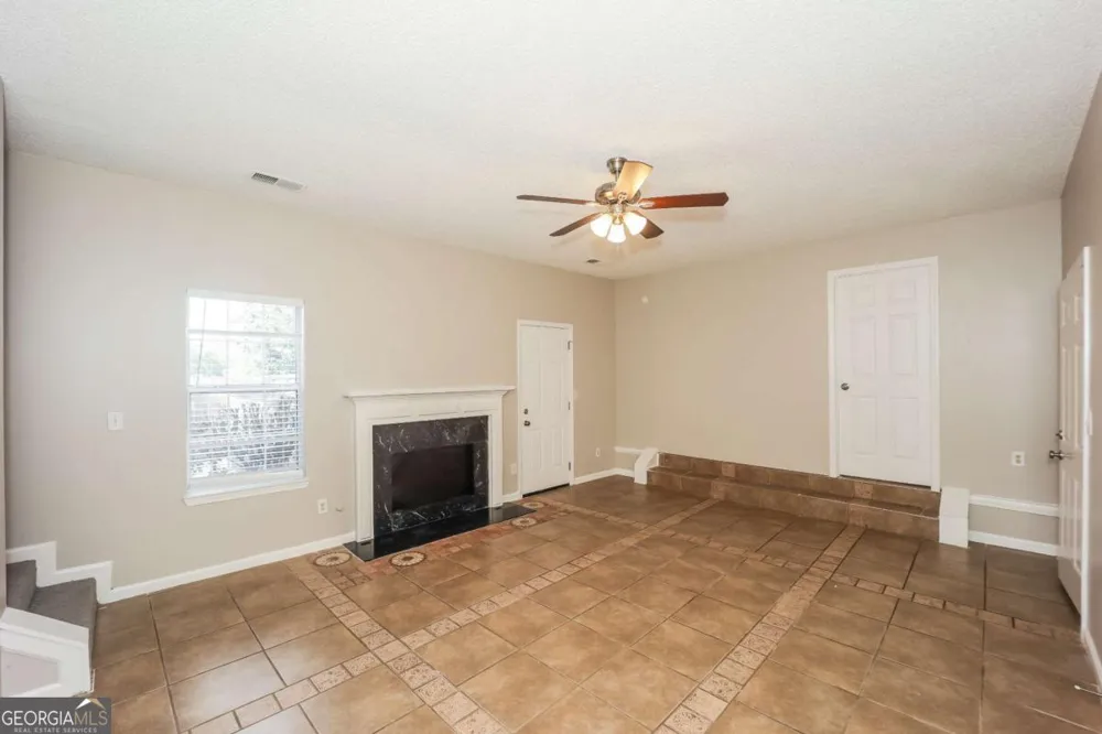 5176 Round Table DR Ellenwood, GA 30294