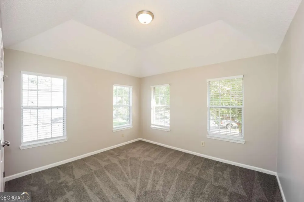 5176 Round Table DR Ellenwood, GA 30294