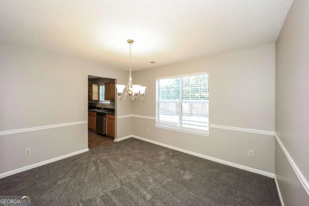 5176 Round Table DR Ellenwood, GA 30294