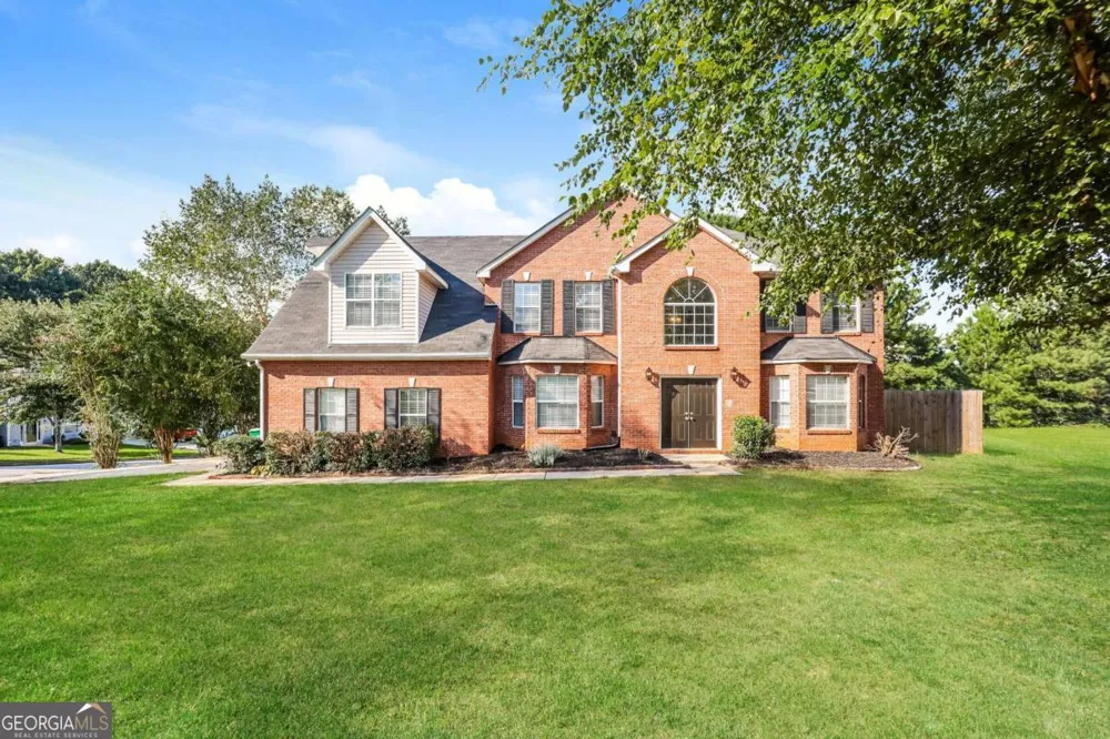 5176 Round Table DR Ellenwood, GA 30294