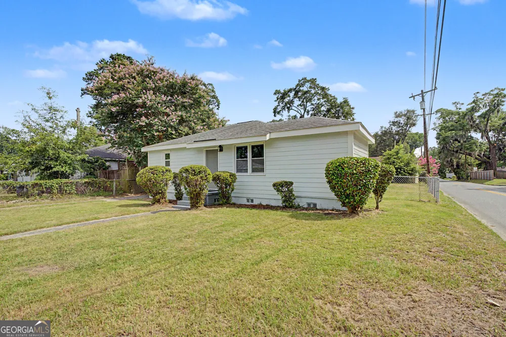 1301 E 68th ST Savannah, GA 31404