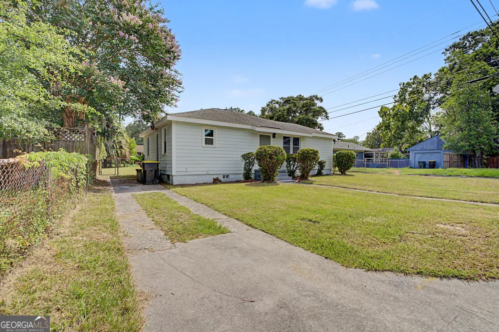1301 E 68th ST Savannah, GA 31404