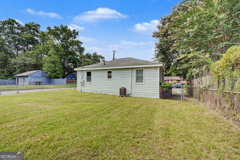 1301 E 68th ST Savannah, GA 31404