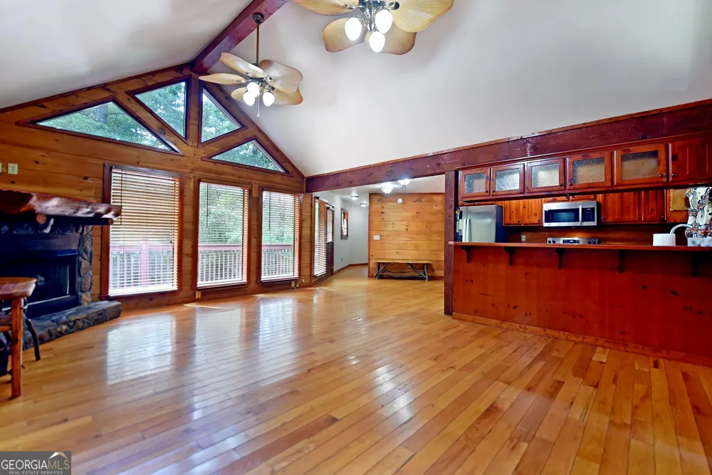 3857 Gumlog RD Young Harris, GA 30582