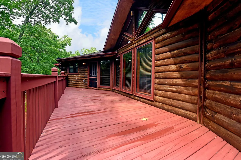 3857 Gumlog RD Young Harris, GA 30582