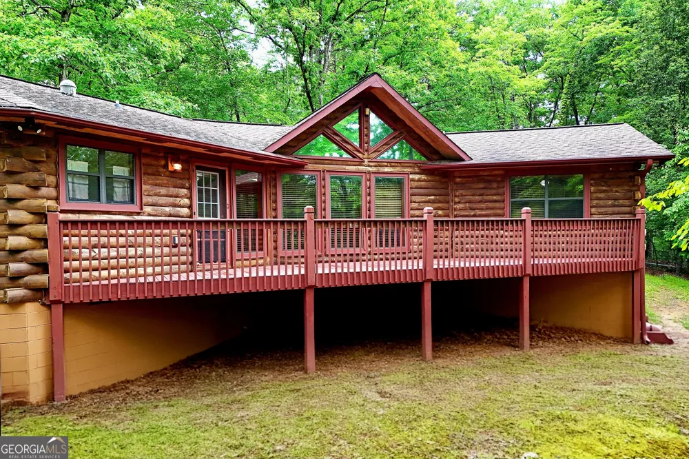 3857 Gumlog RD Young Harris, GA 30582