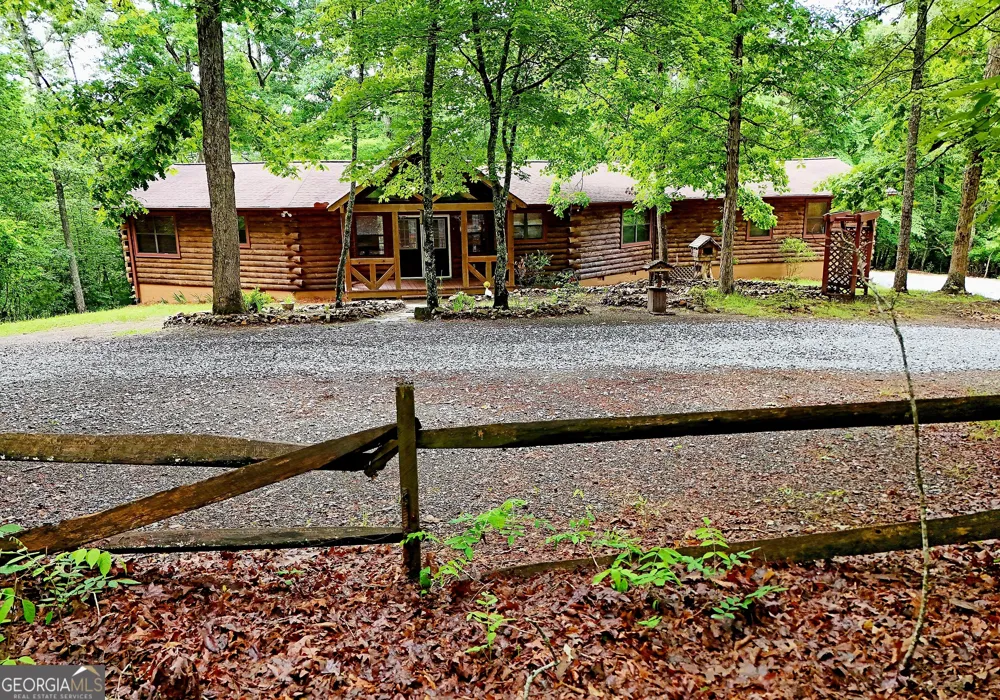3857 Gumlog RD Young Harris, GA 30582