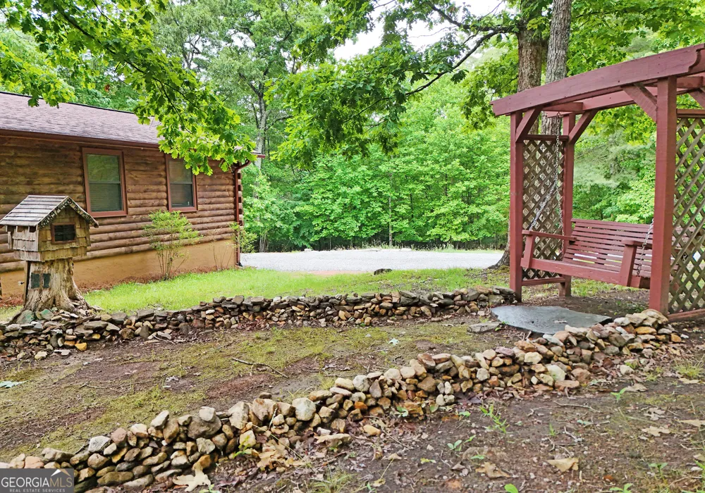 3857 Gumlog RD Young Harris, GA 30582
