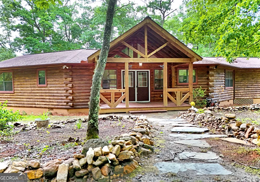 3857 Gumlog RD Young Harris, GA 30582