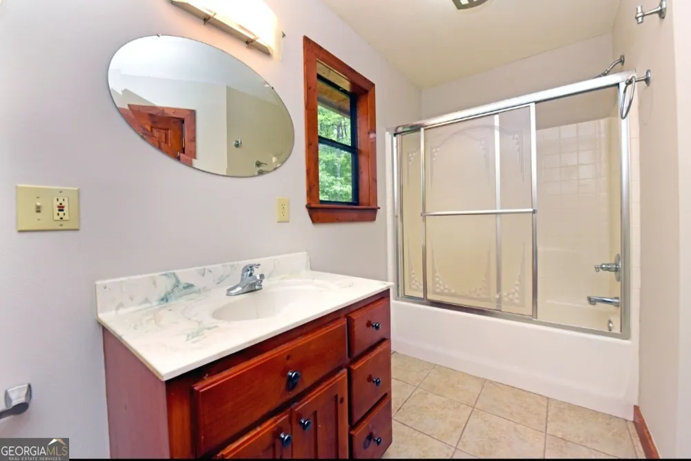 3857 Gumlog RD Young Harris, GA 30582