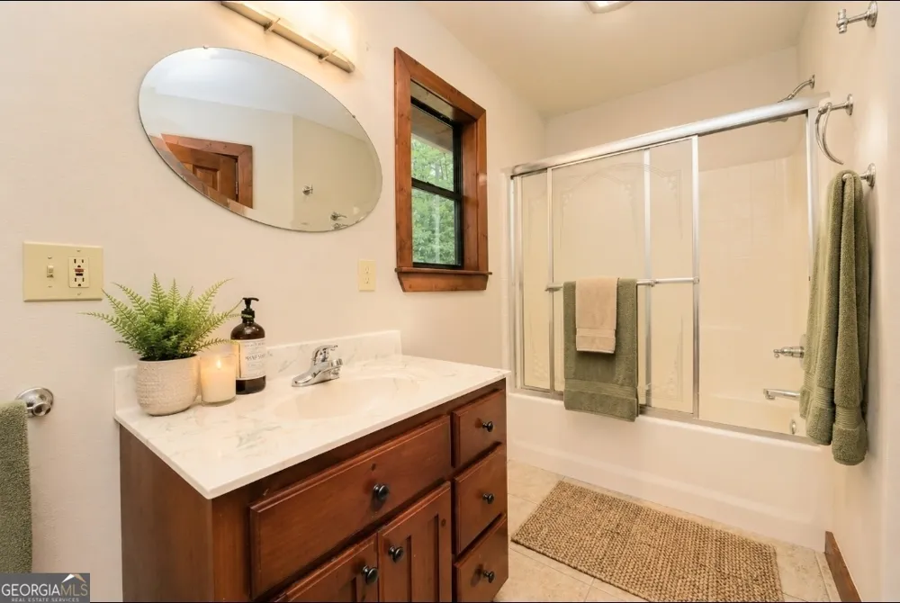 3857 Gumlog RD Young Harris, GA 30582