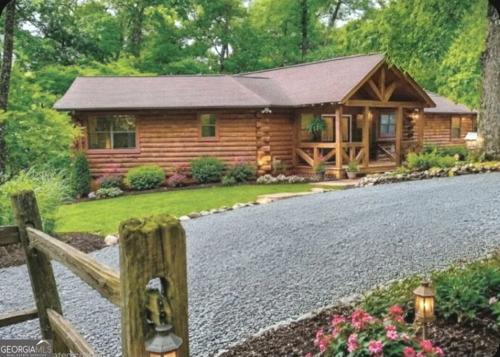 3857 Gumlog RD Young Harris, GA 30582