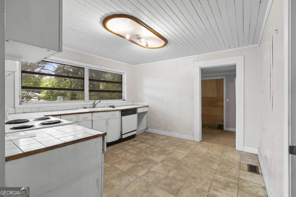 710 Murphey ST Scottdale, GA 30079