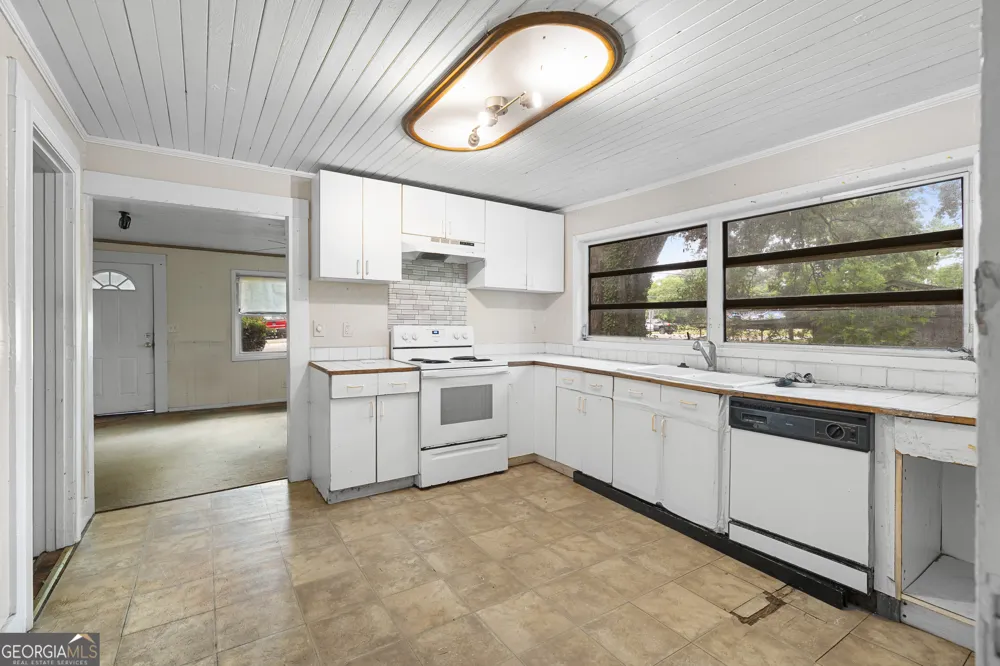 710 Murphey ST Scottdale, GA 30079