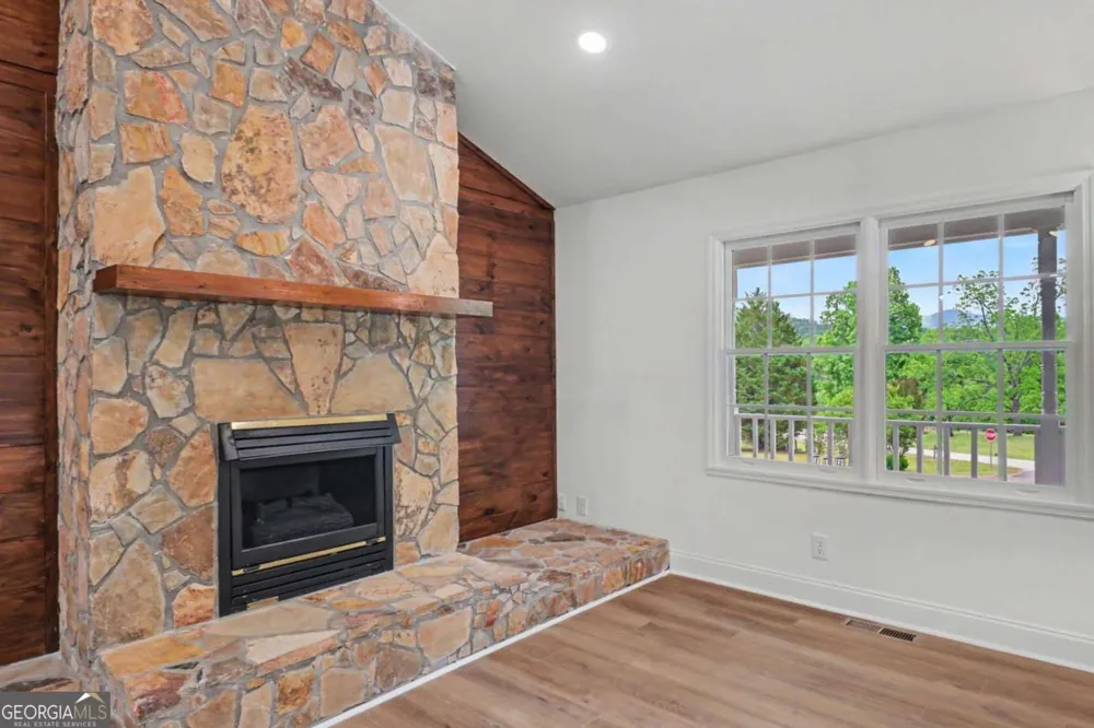 2421 Settlers RDG Hiawassee, GA 30546