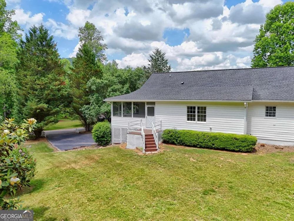 2421 Settlers RDG Hiawassee, GA 30546