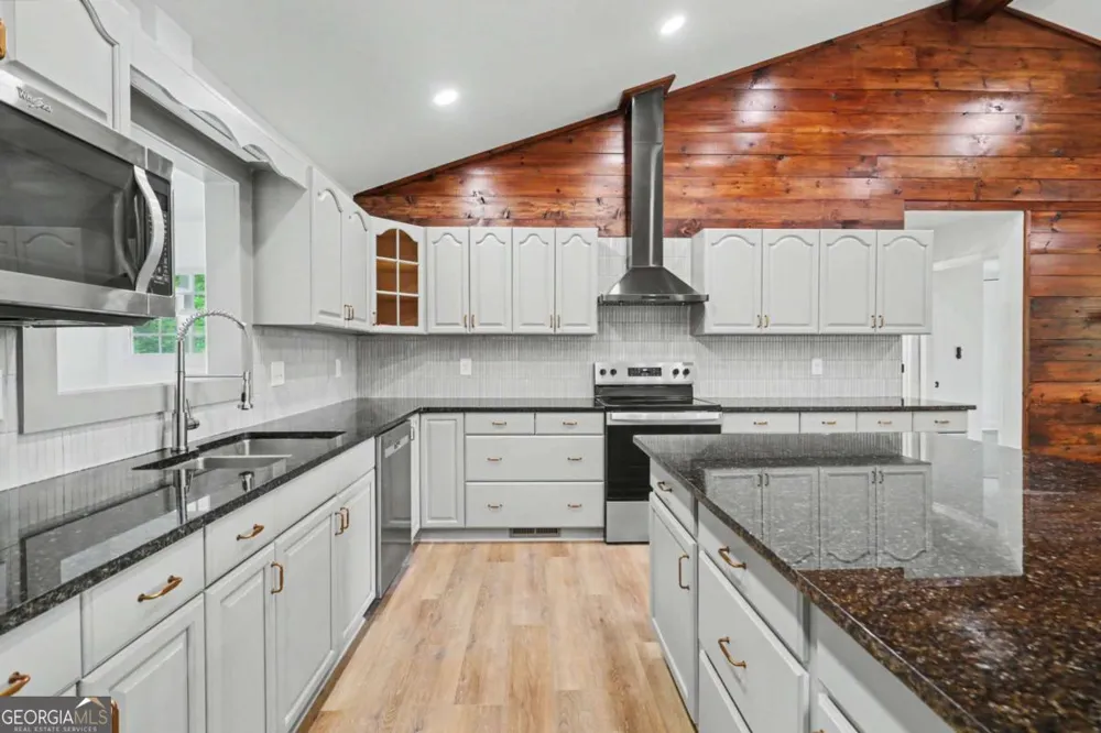 2421 Settlers RDG Hiawassee, GA 30546