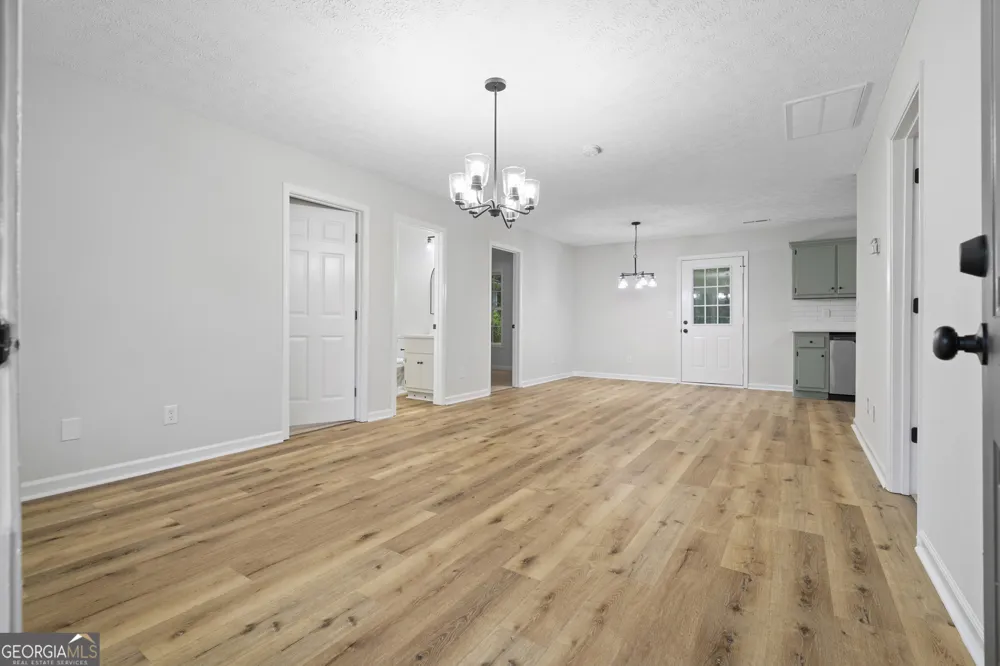 332 Lavista DR SW Calhoun, GA 30701