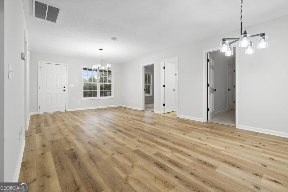 332 Lavista DR SW Calhoun, GA 30701