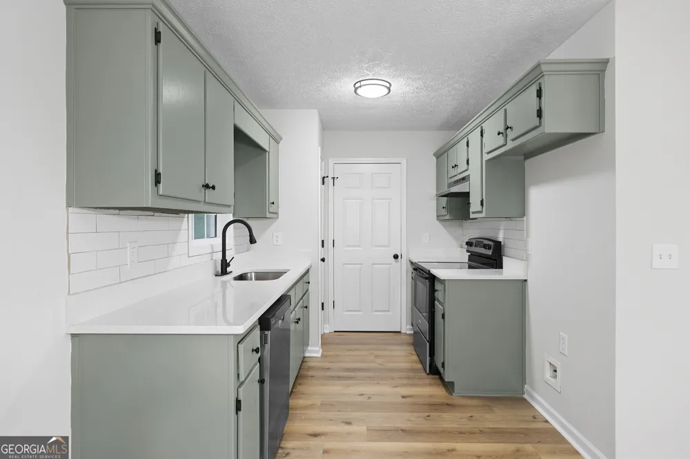 332 Lavista DR SW Calhoun, GA 30701