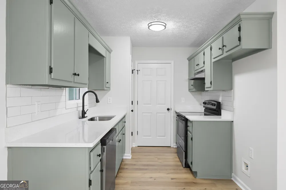 332 Lavista DR SW Calhoun, GA 30701