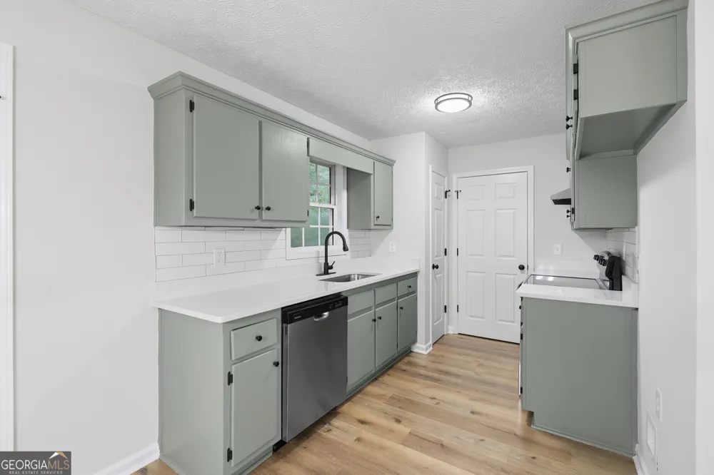 332 Lavista DR SW Calhoun, GA 30701