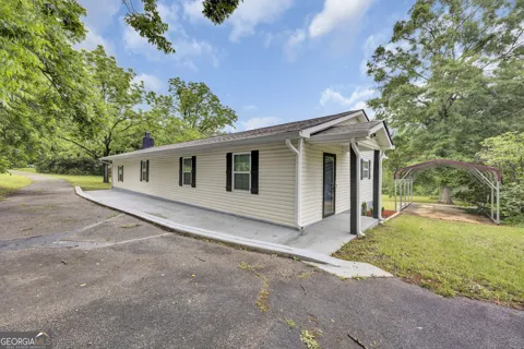1198 E Atlanta RD
