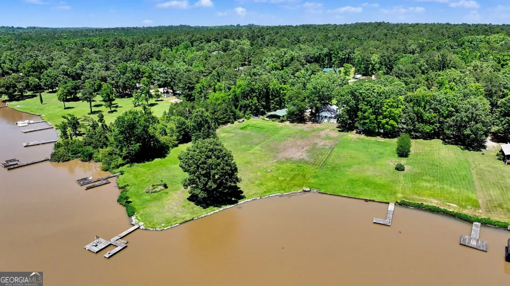1691 Arrowhead RD Greensboro, GA 30642
