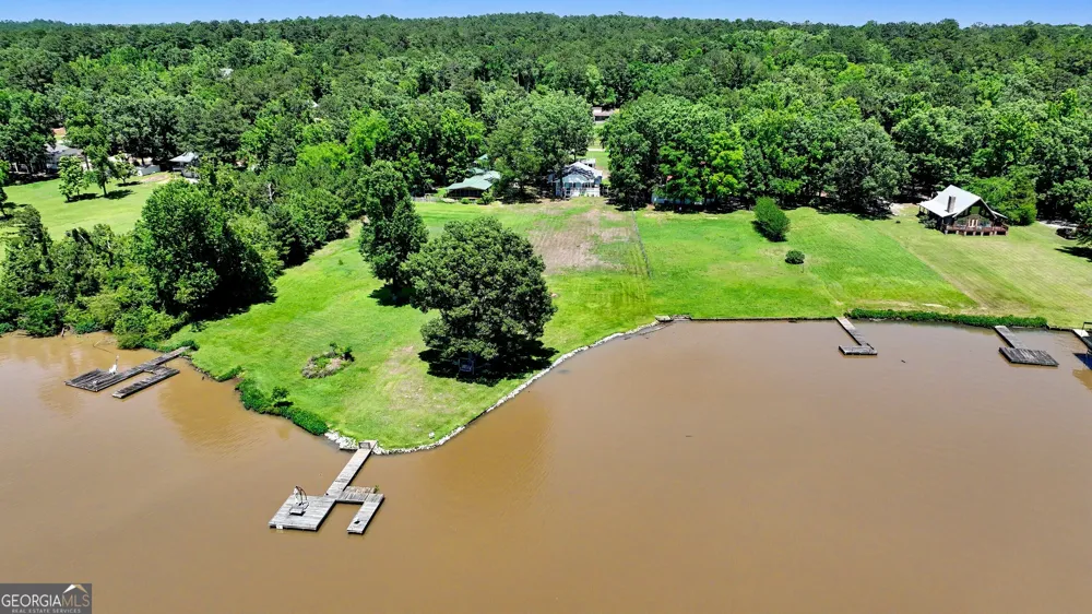1691 Arrowhead RD Greensboro, GA 30642