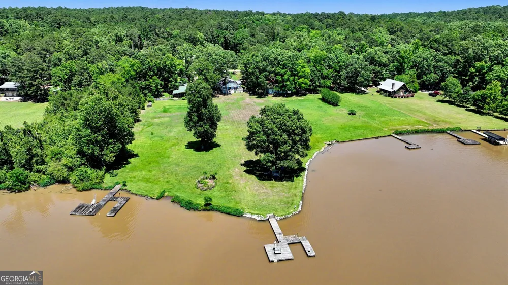 1691 Arrowhead RD Greensboro, GA 30642
