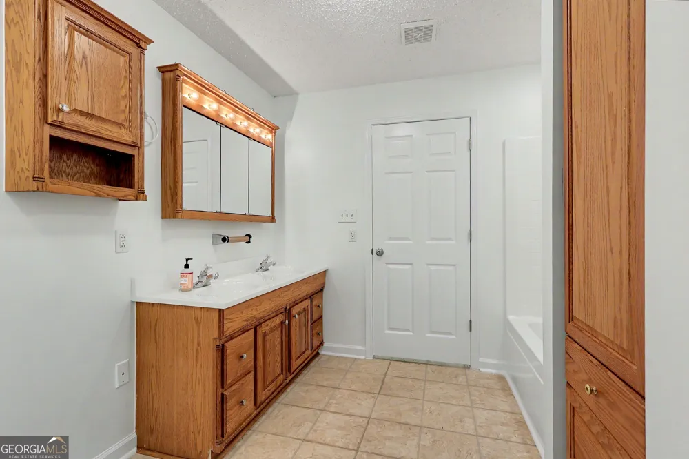 1691 Arrowhead RD Greensboro, GA 30642