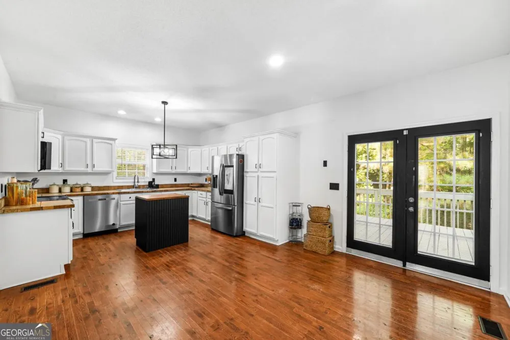 176 Oak Leaf DR Carrollton, GA 30116