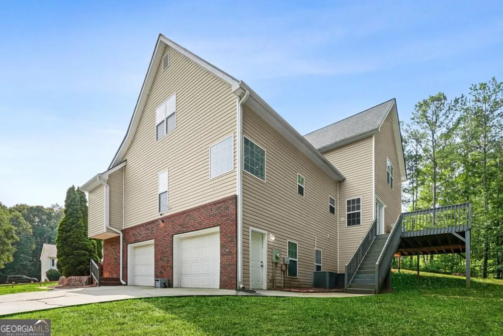 176 Oak Leaf DR Carrollton, GA 30116