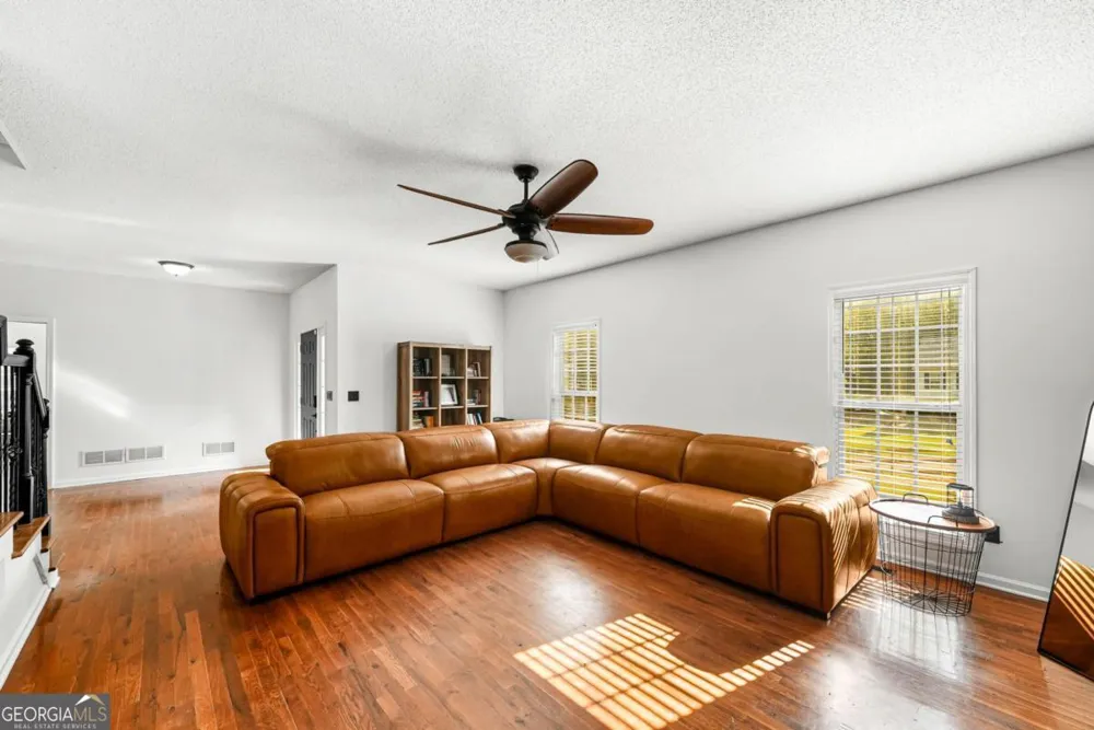 176 Oak Leaf DR Carrollton, GA 30116
