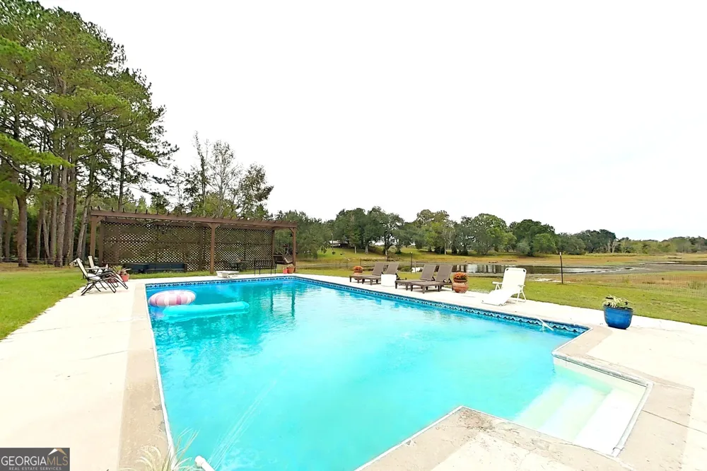 290 Long RD Bainbridge, GA 39817