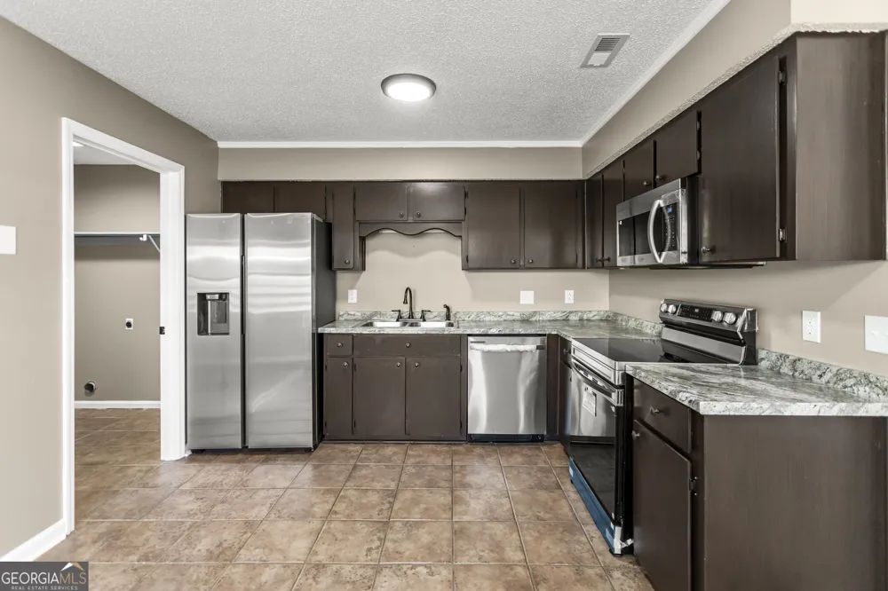 662 Windhaven DR Hinesville, GA 31313