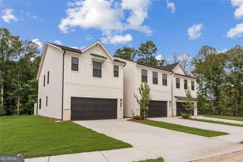 7513 Clover LN Flowery Branch, GA 30542