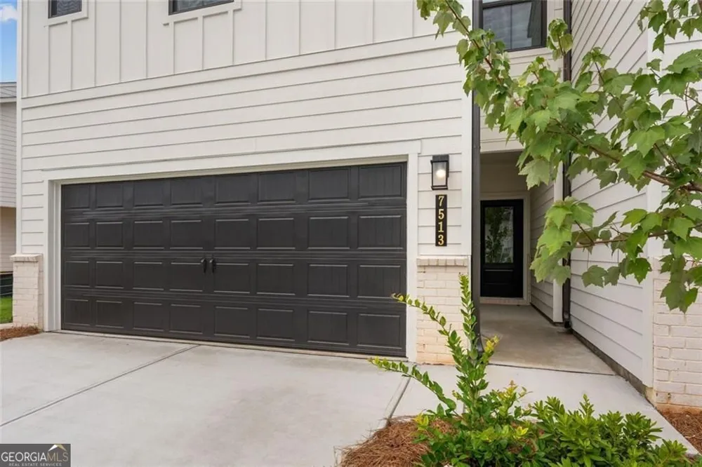 7513 Clover LN Flowery Branch, GA 30542
