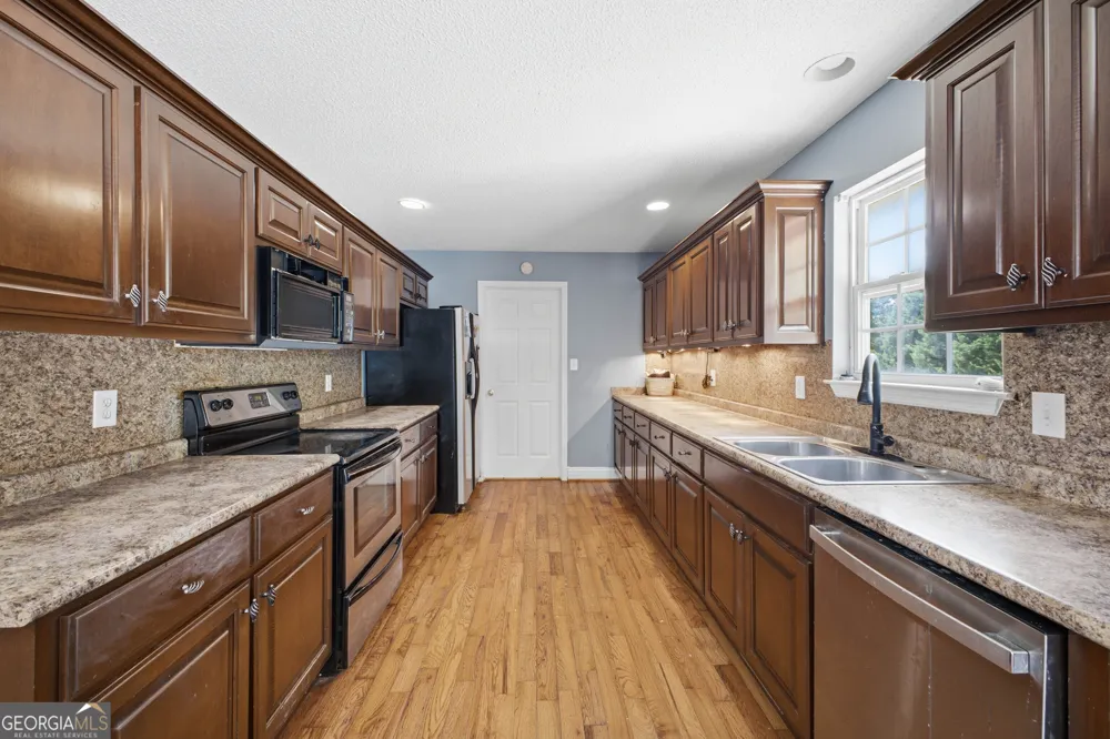 201 Briarwood Circle Summerville, GA 30747