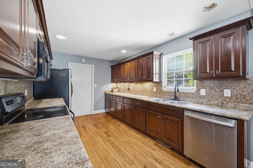 201 Briarwood Circle Summerville, GA 30747