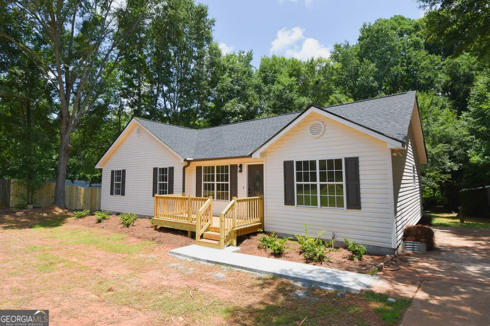 100 N Rover RD Williamson, GA 30292
