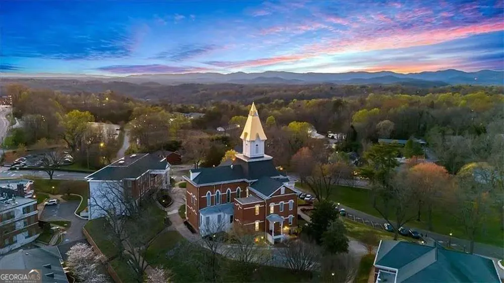 43 Bulldog Way Dahlonega, GA 30533